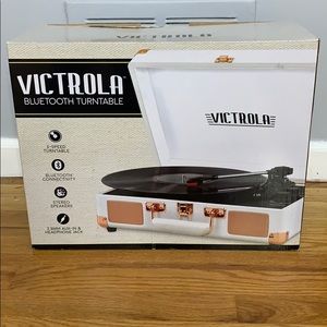 Bluetooth turntable / speakers